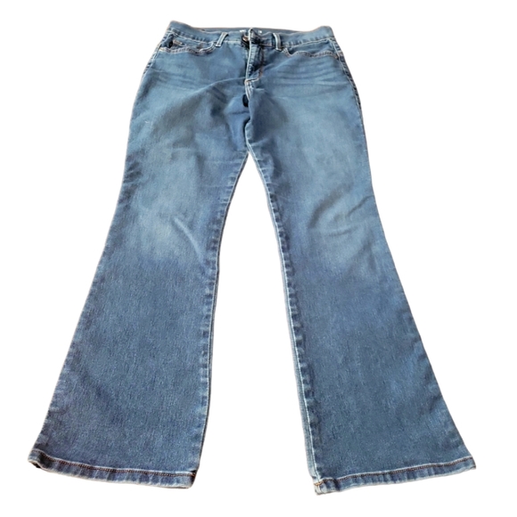- Lee Easy Fit Jeans - Picture 1 of 5
